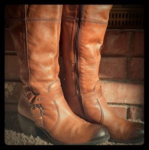 Brand new ,  Clark's tall brown leather boots 9m
